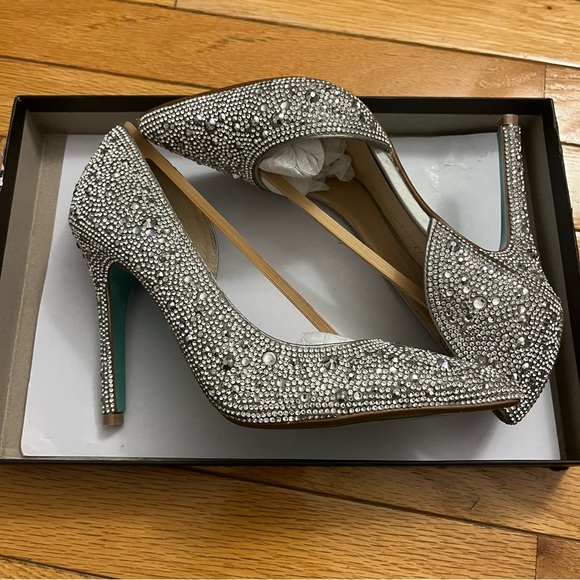 Blue by Betsey Johnson Hazil jeweled Pointed Toe Stiletto Pumps -silver - size5M - Picture 2 of 5